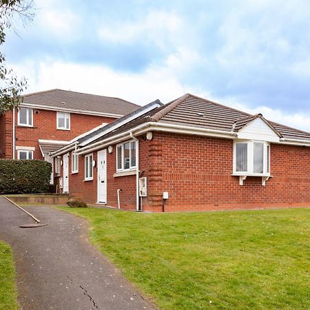 Pinfold Court Apartments Knowsley Εξωτερικό φωτογραφία